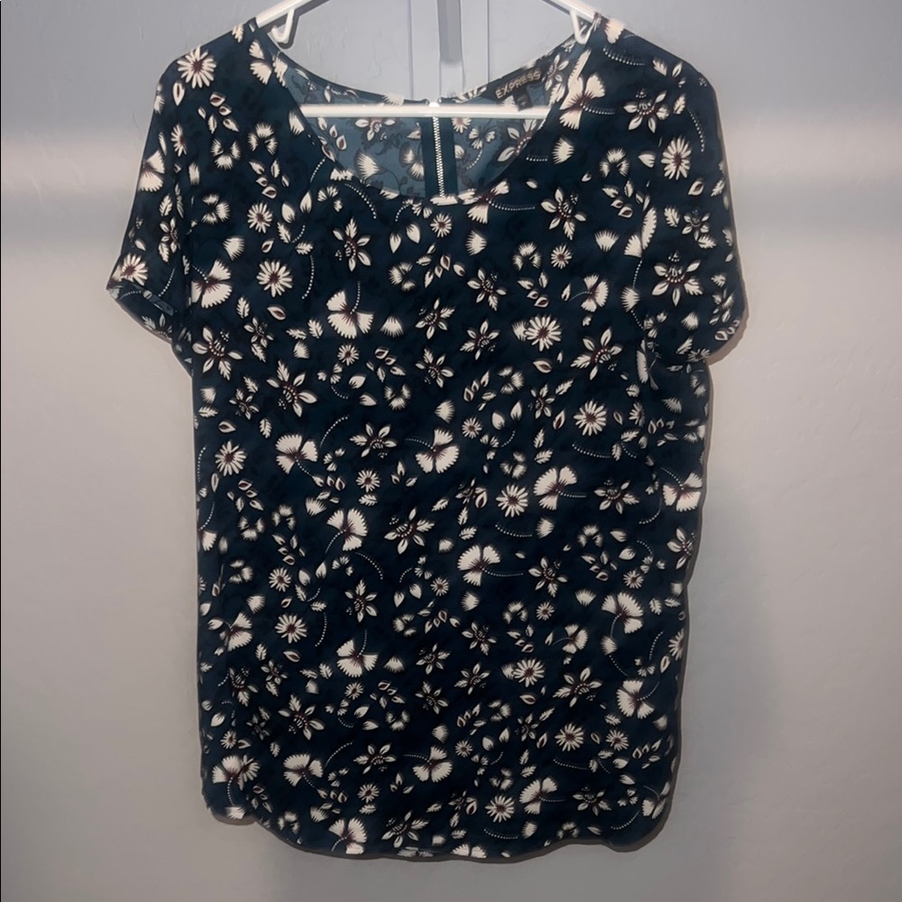 Express Green and White Blouse with Rounded Neckline
